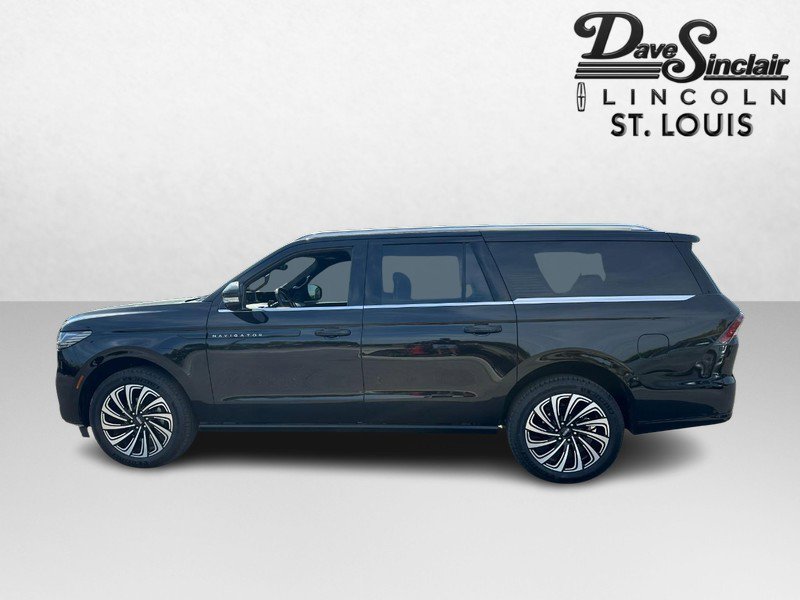 Certified 2025 Lincoln Navigator L Black Label image 8
