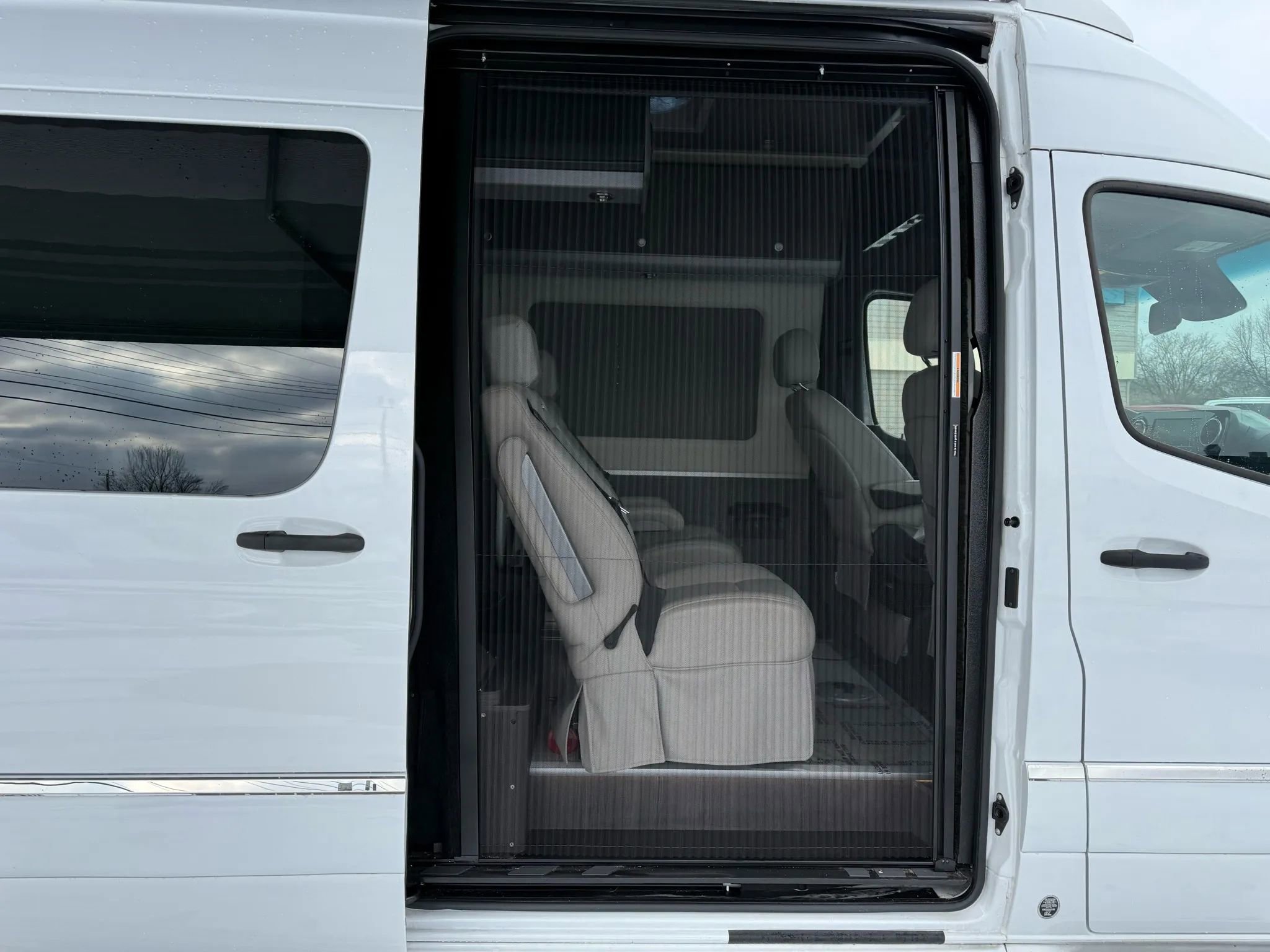 Used 2022 Mercedes-Benz Sprinter 3500 w/ Parking Package image 34