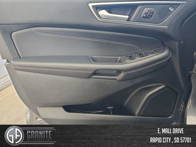 Used 2024 Ford Edge Titanium image 10