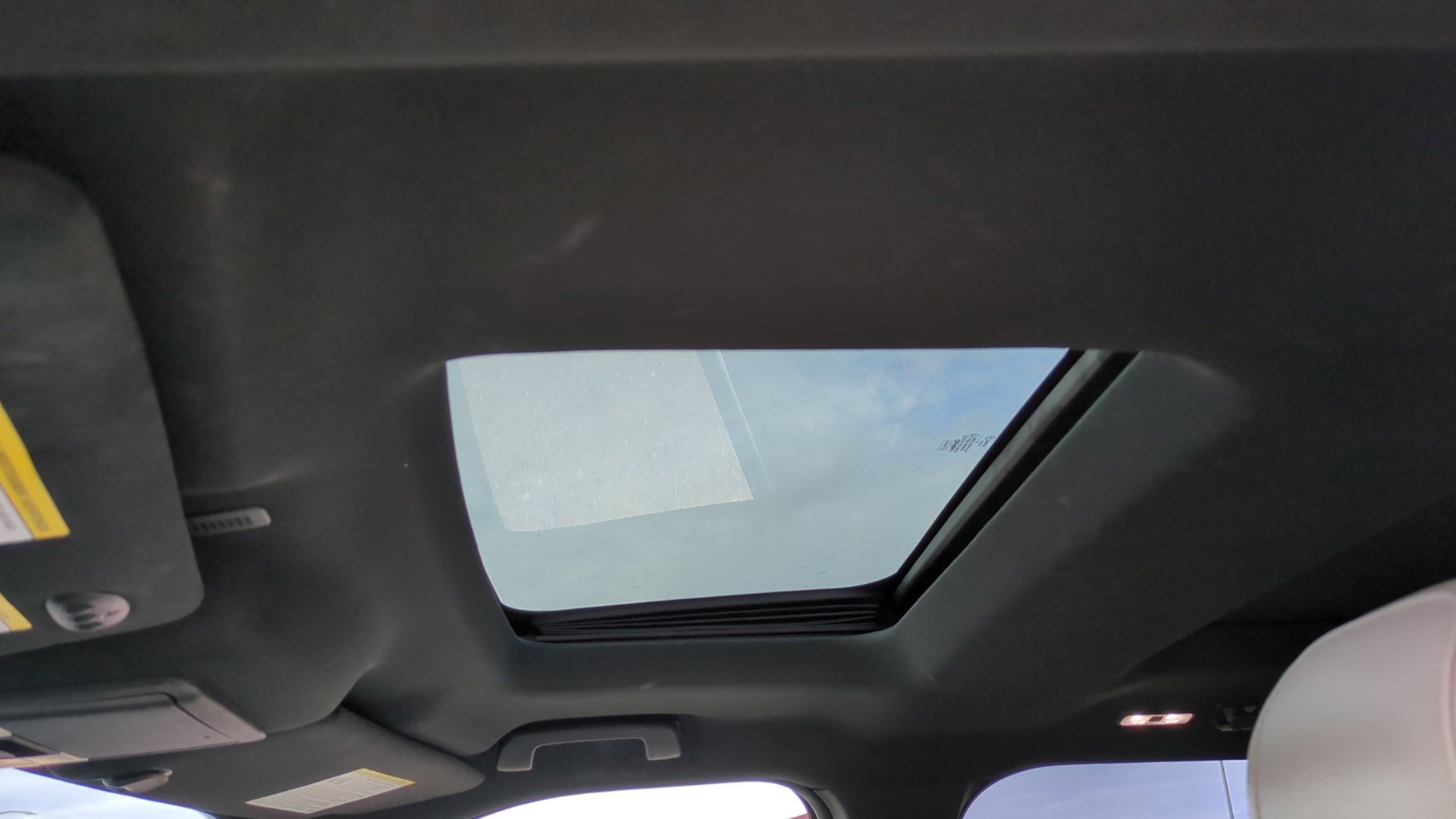 Used 2018 Ford Explorer XLT w/ Equipment Group 202A image 27