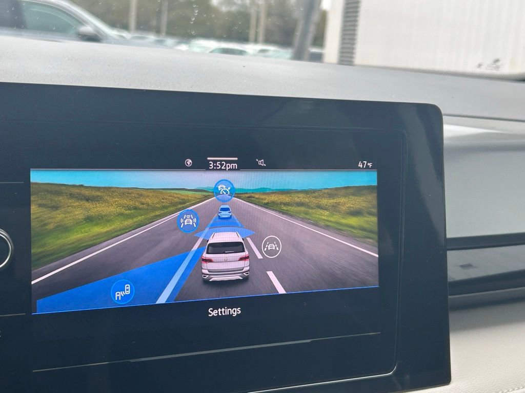 Certified 2025 Volkswagen Taos S image 17