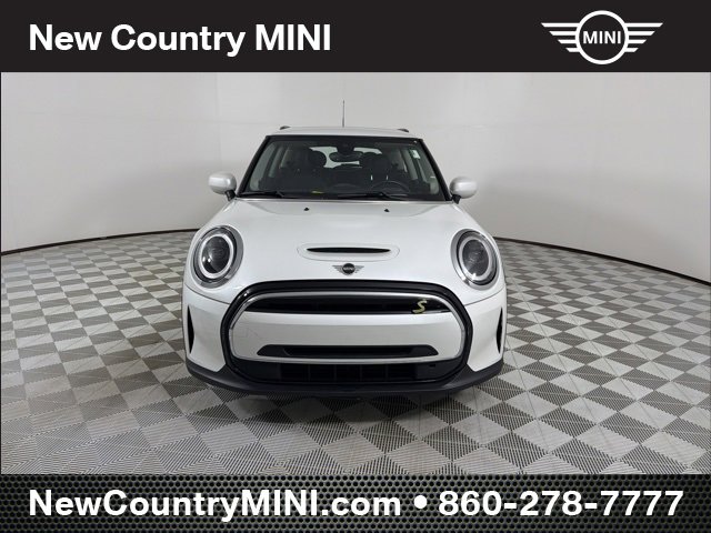 Used 2024 MINI Cooper SE w/ Signature Upholstery Package image 2