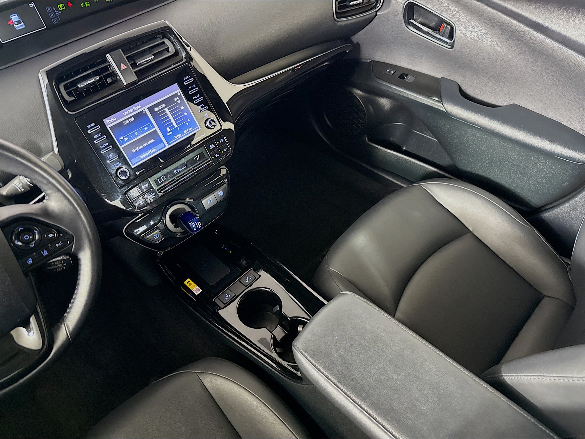 Used 2022 Toyota Prius XLE FWD image 27