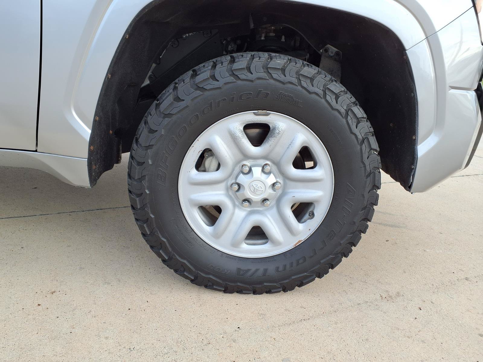 Used 2024 Toyota Tundra SR w/ SR Tow Package AWD/4WD image 9