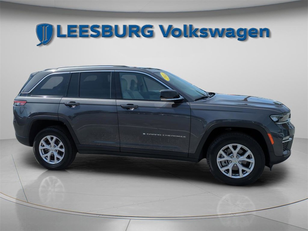 Used 2022 Jeep Grand Cherokee Limited image 2