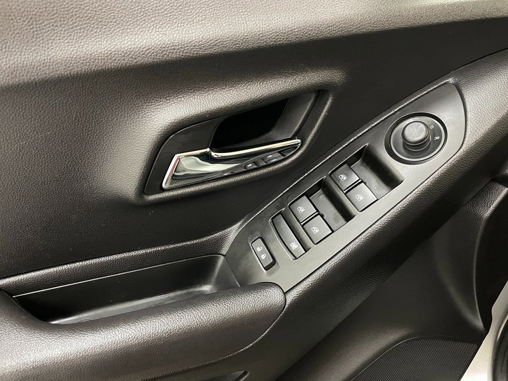 Certified 2019 Chevrolet Trax LT w/ LT Convenience Package image 21
