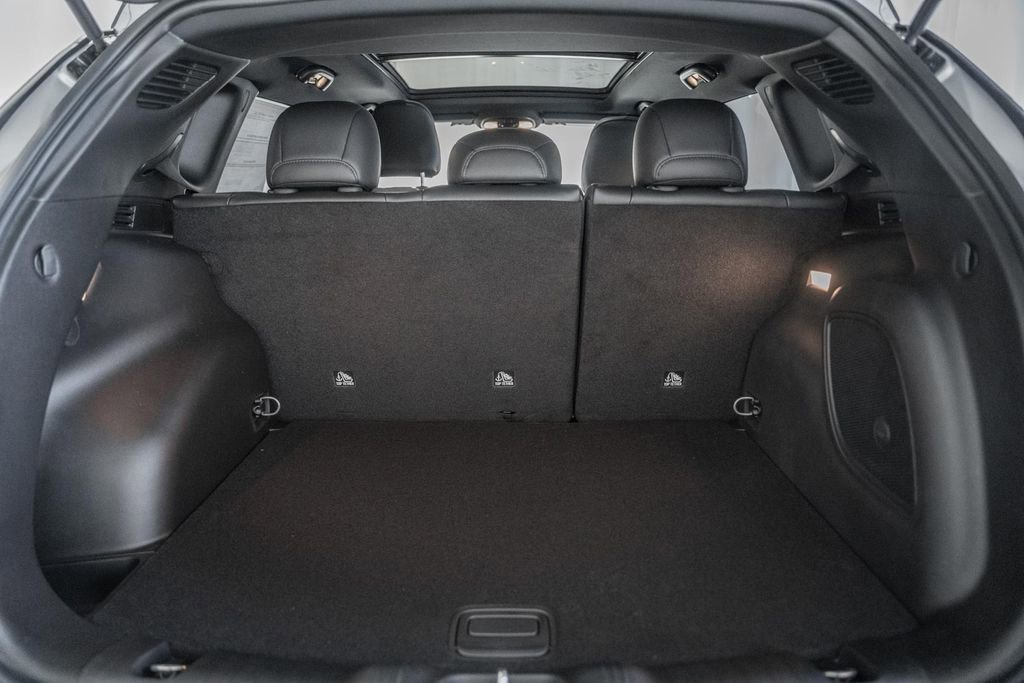 New 2025 Jeep Compass Limited w/ Sun & Sound Group image 9