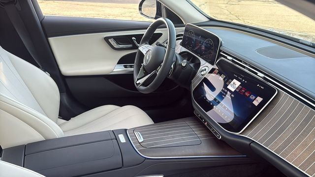 Certified 2025 Mercedes-Benz E 350 4MATIC Sedan image 13