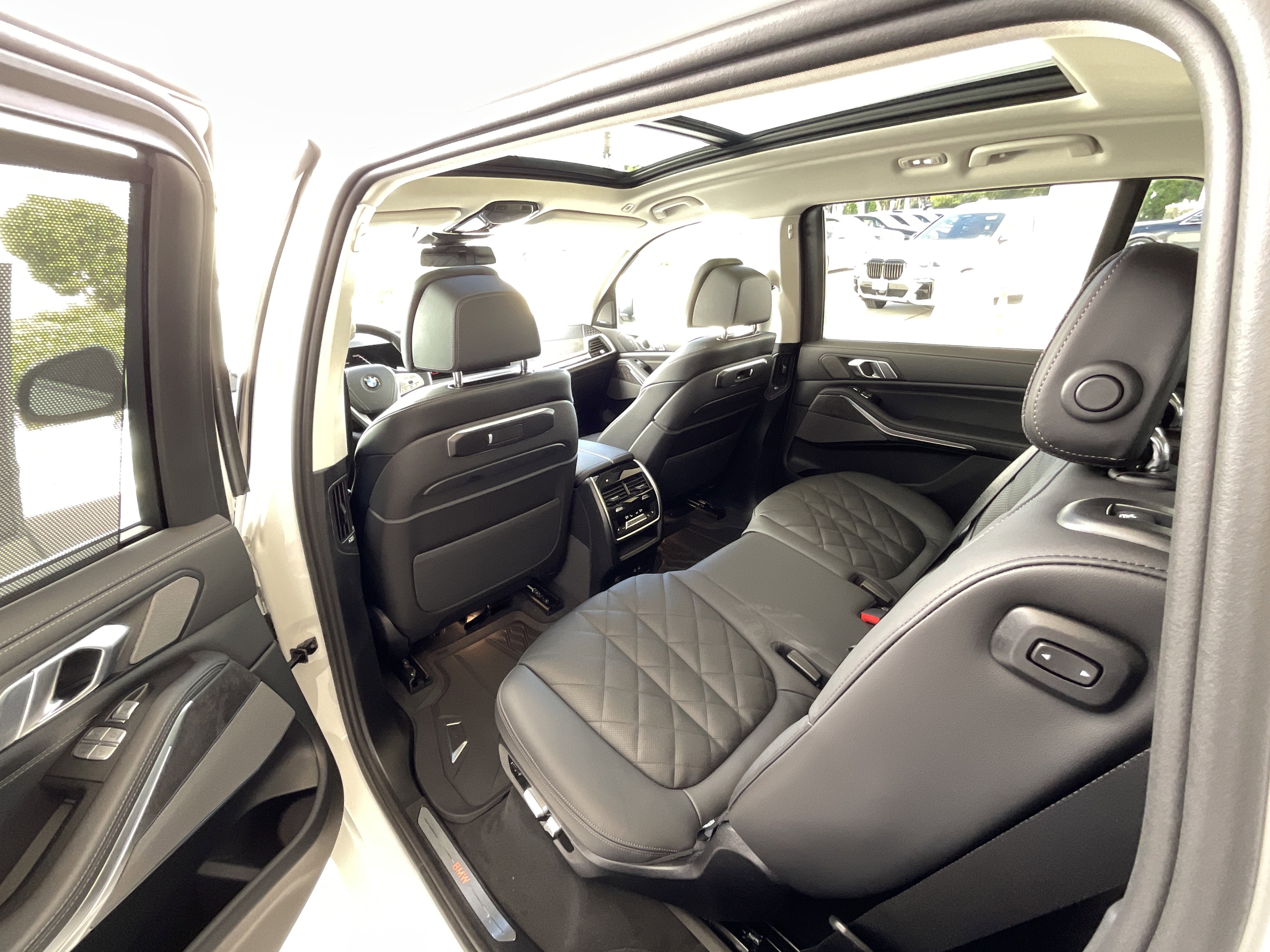 New 2026 BMW X7 xDrive40i w/ Premium Package image 24