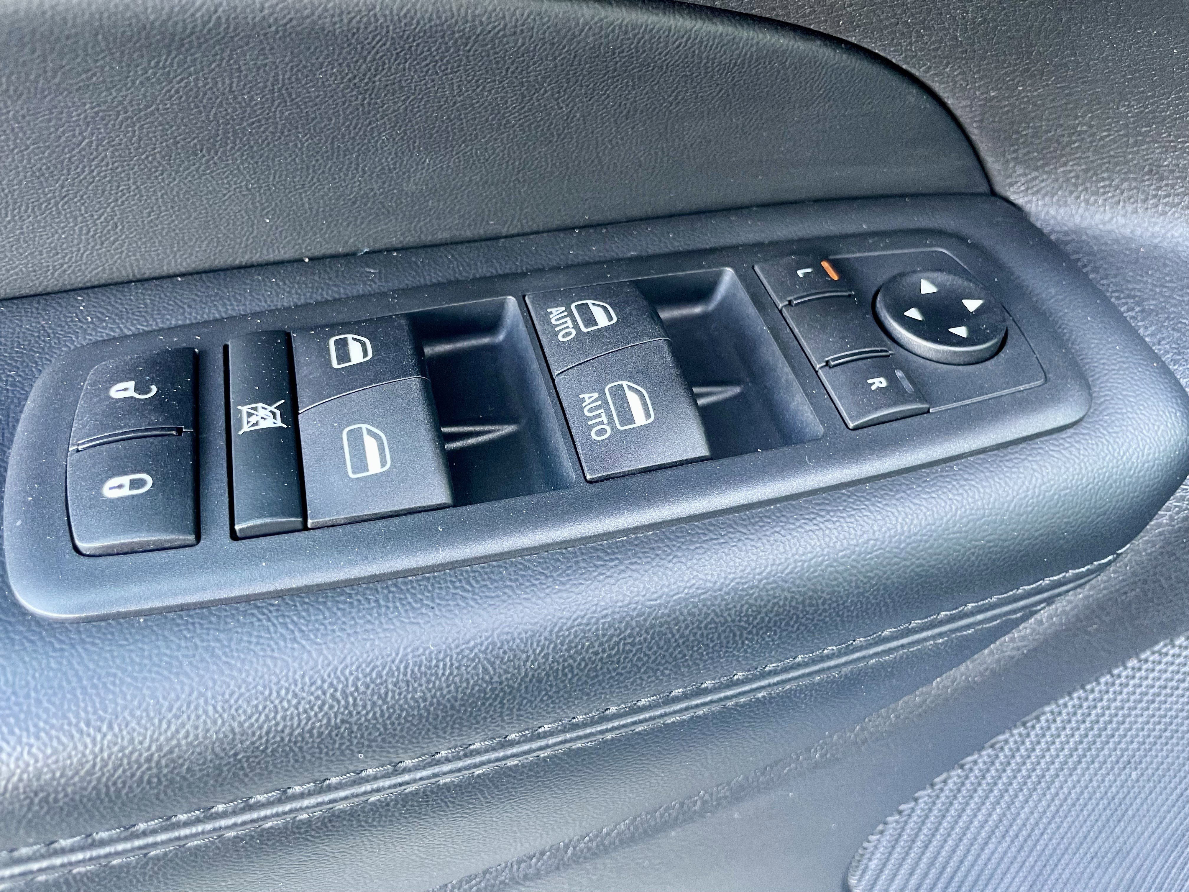 Used 2020 Jeep Grand Cherokee Limited X image 11