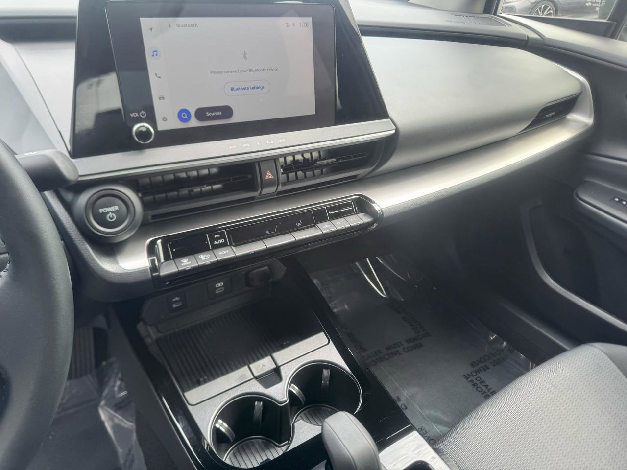 Used 2025 Toyota Prius LE image 37