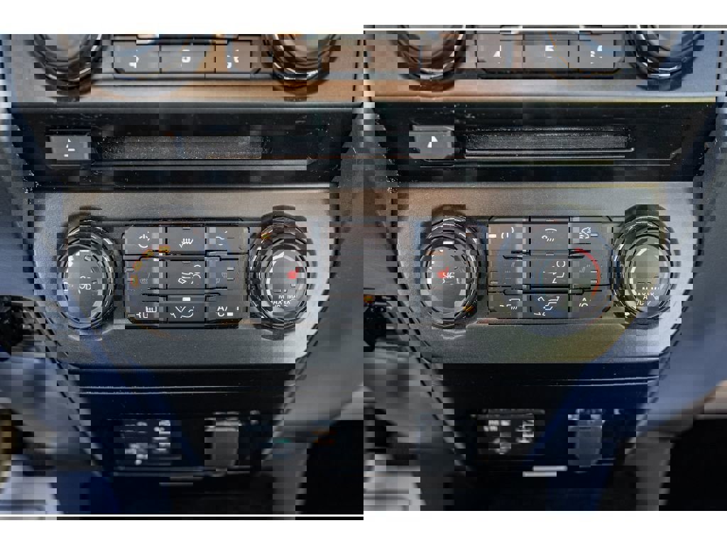 Used 2015 Ford F150 XLT w/ Equipment Group 302A Luxury image 17