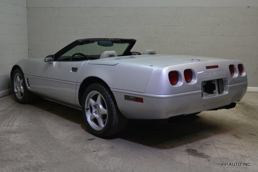 Used 1996 Chevrolet Corvette Convertible RWD image 3