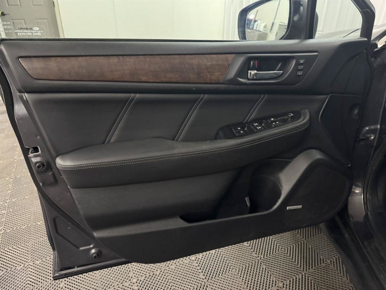 Used 2018 Subaru Outback 2.5i Limited AWD/4WD image 24