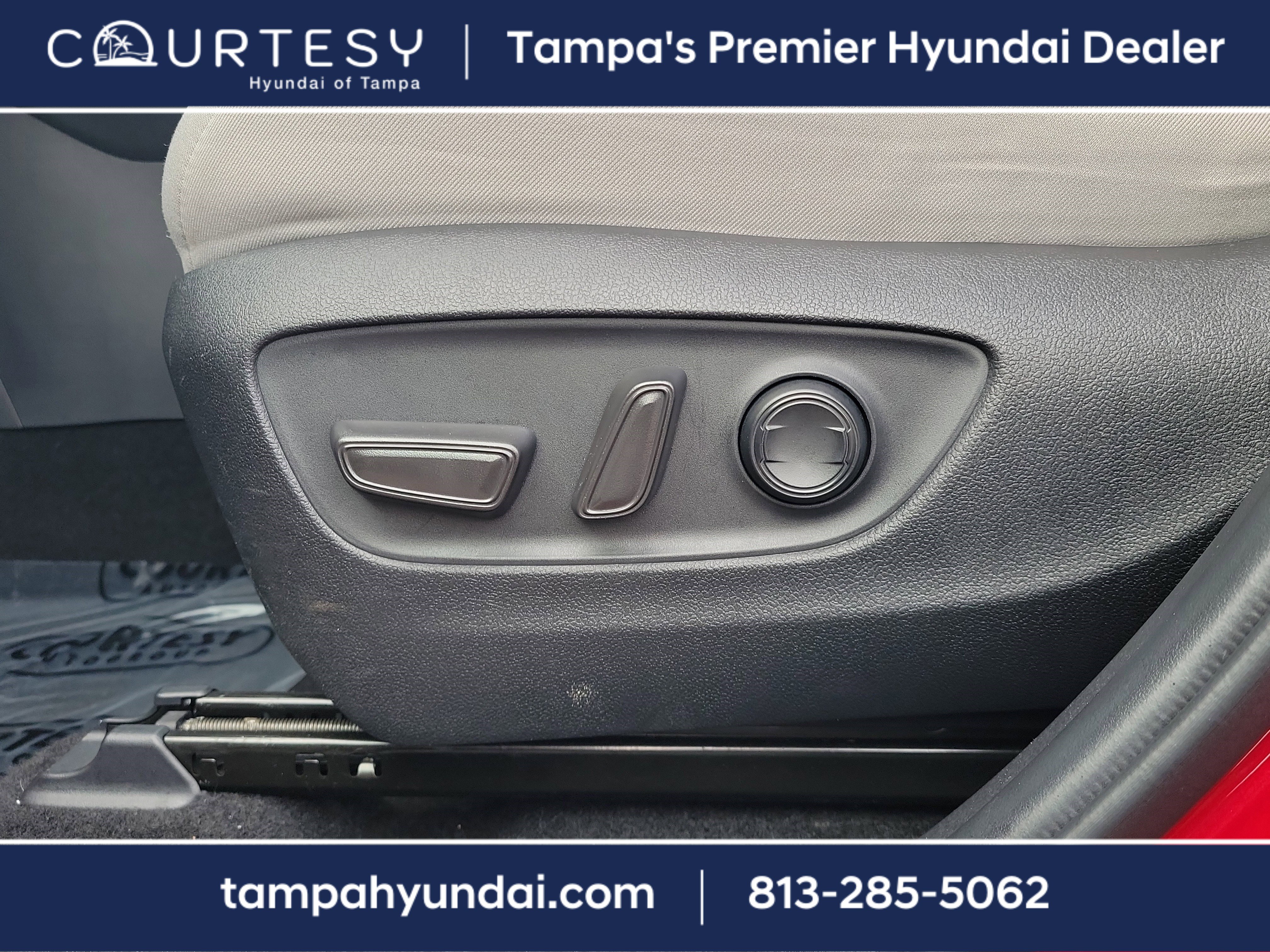 Used 2024 Toyota RAV4 XLE image 21