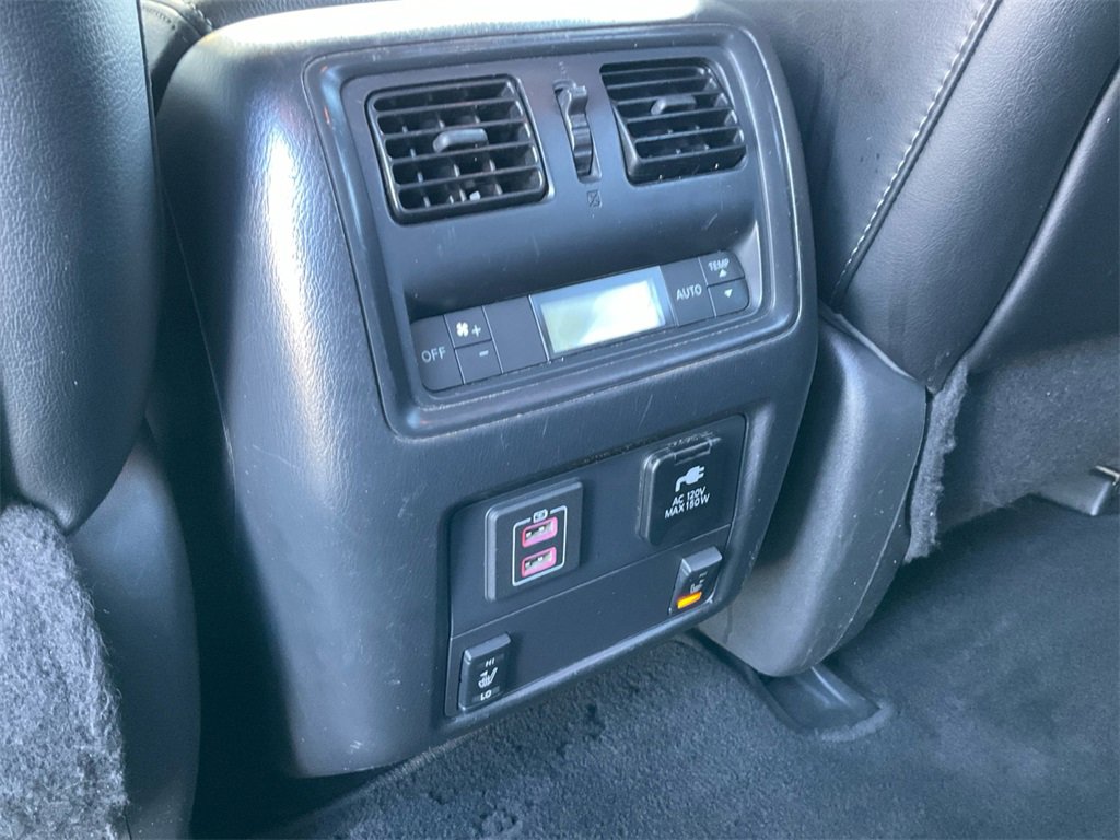 Used 2018 Nissan Pathfinder SL image 29