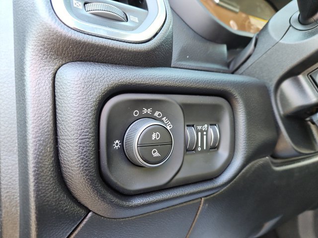 New 2026 RAM 2500 Laramie AWD/4WD image 31
