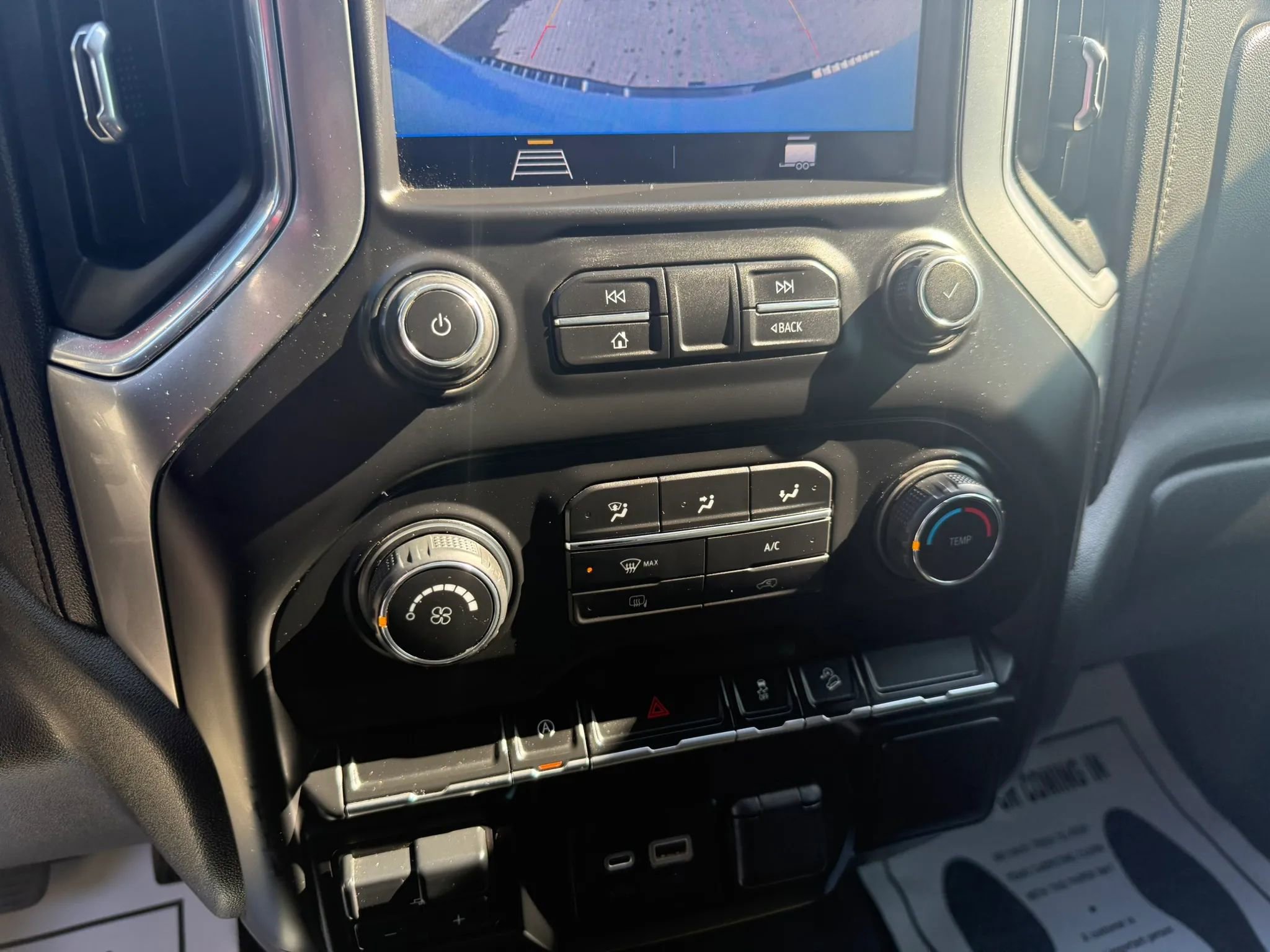 Used 2020 Chevrolet Silverado 1500 LT w/ Z71 Off-Road Package AWD/4WD image 10