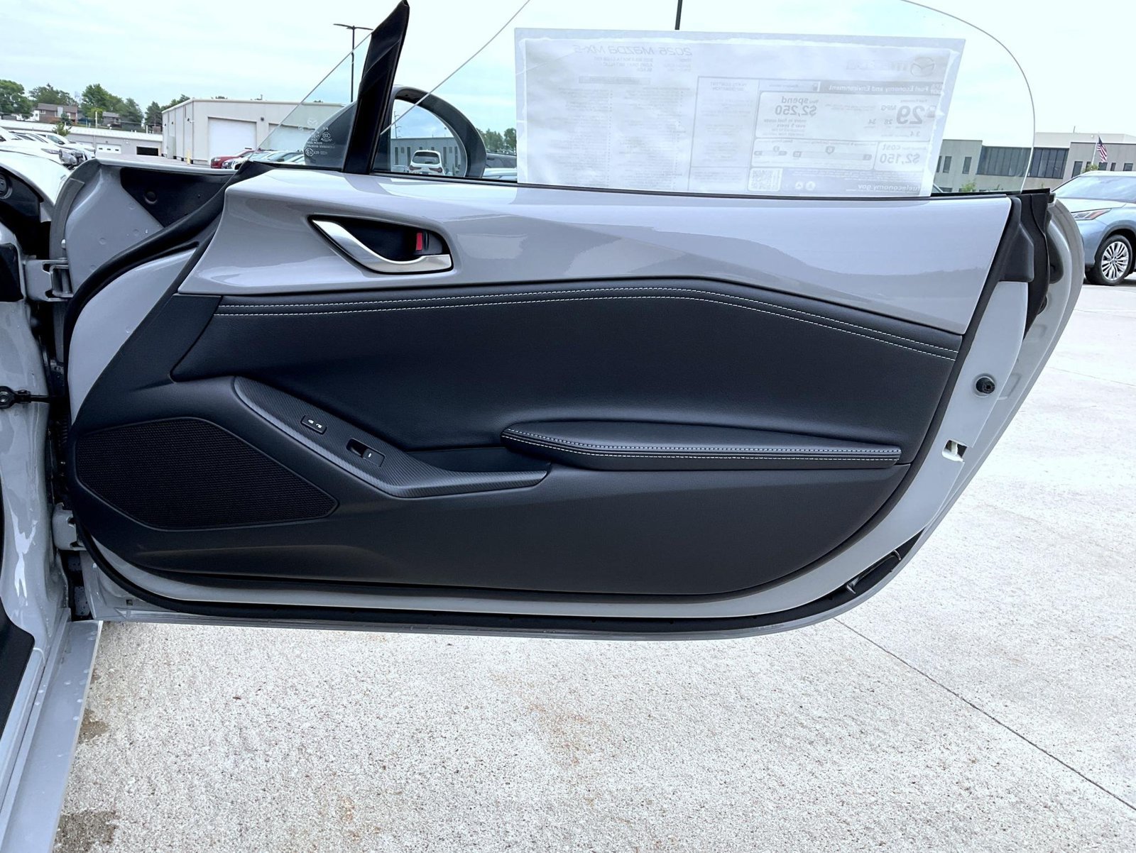 New 2026 MAZDA MX-5 Miata Club w/ Weather Package RWD image 18