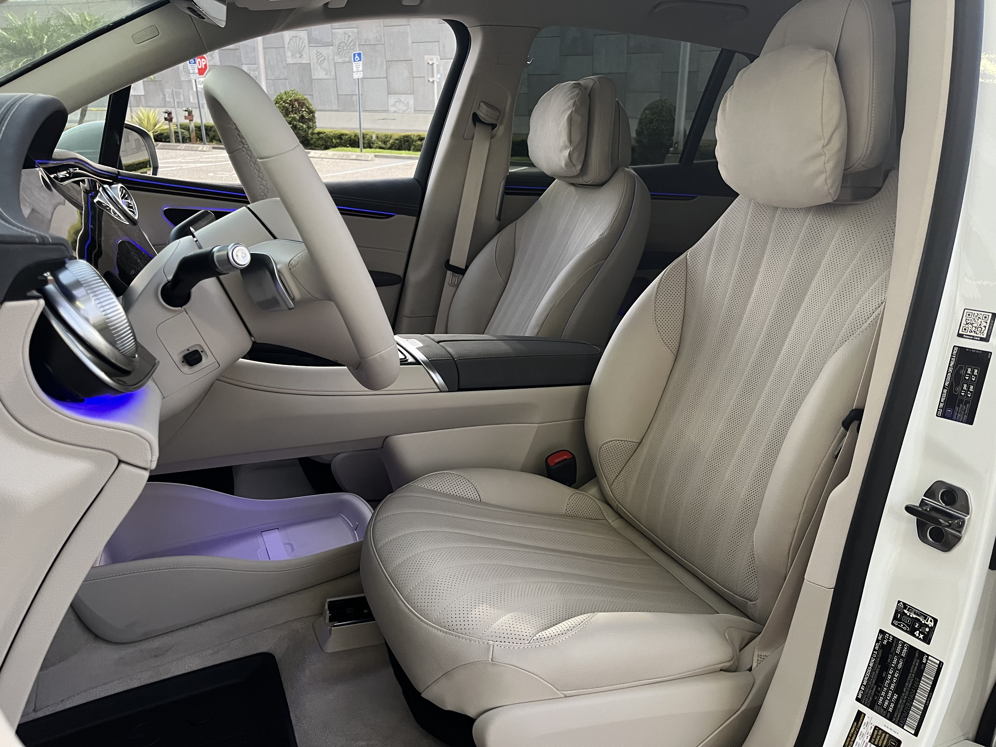 New 2026 Mercedes-Benz EQS 400 4MATIC SUV image 14