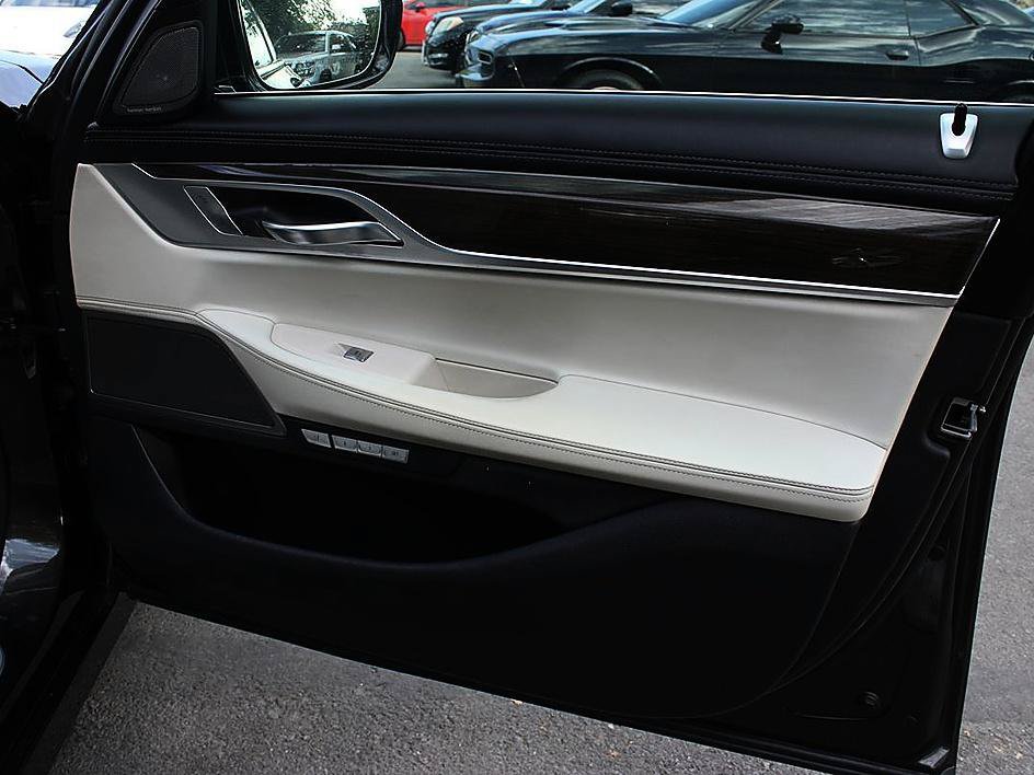 Used 2016 BMW 750i RWD image 21