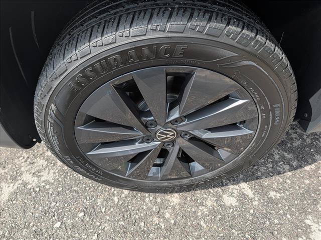 Certified 2023 Volkswagen Taos S FWD image 9