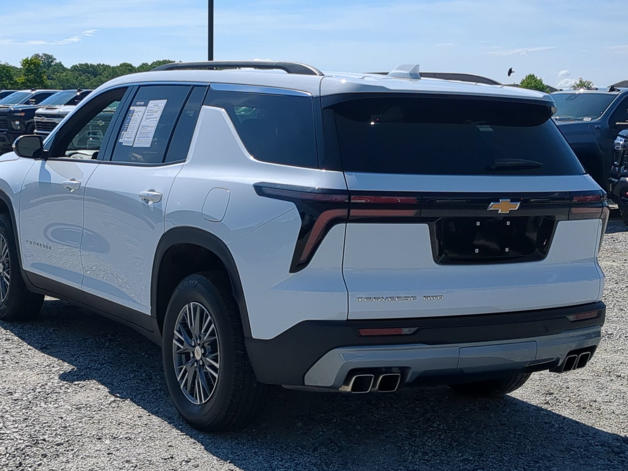 Used 2026 Chevrolet Traverse LT AWD/4WD image 8