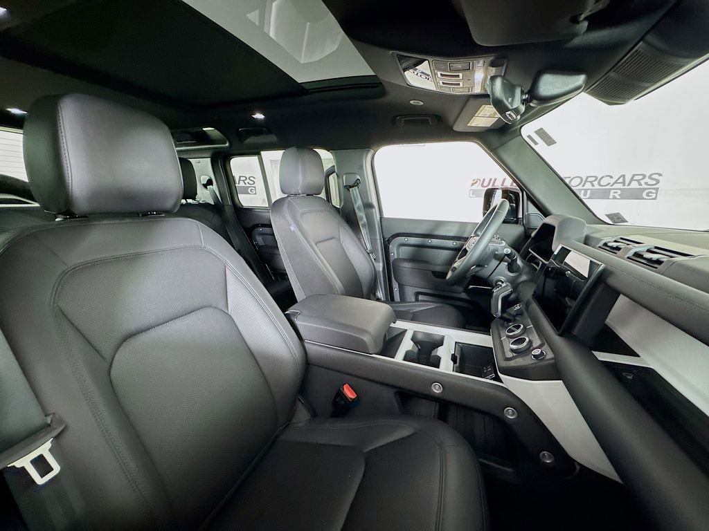 Used 2025 Land Rover Defender 110 S image 26