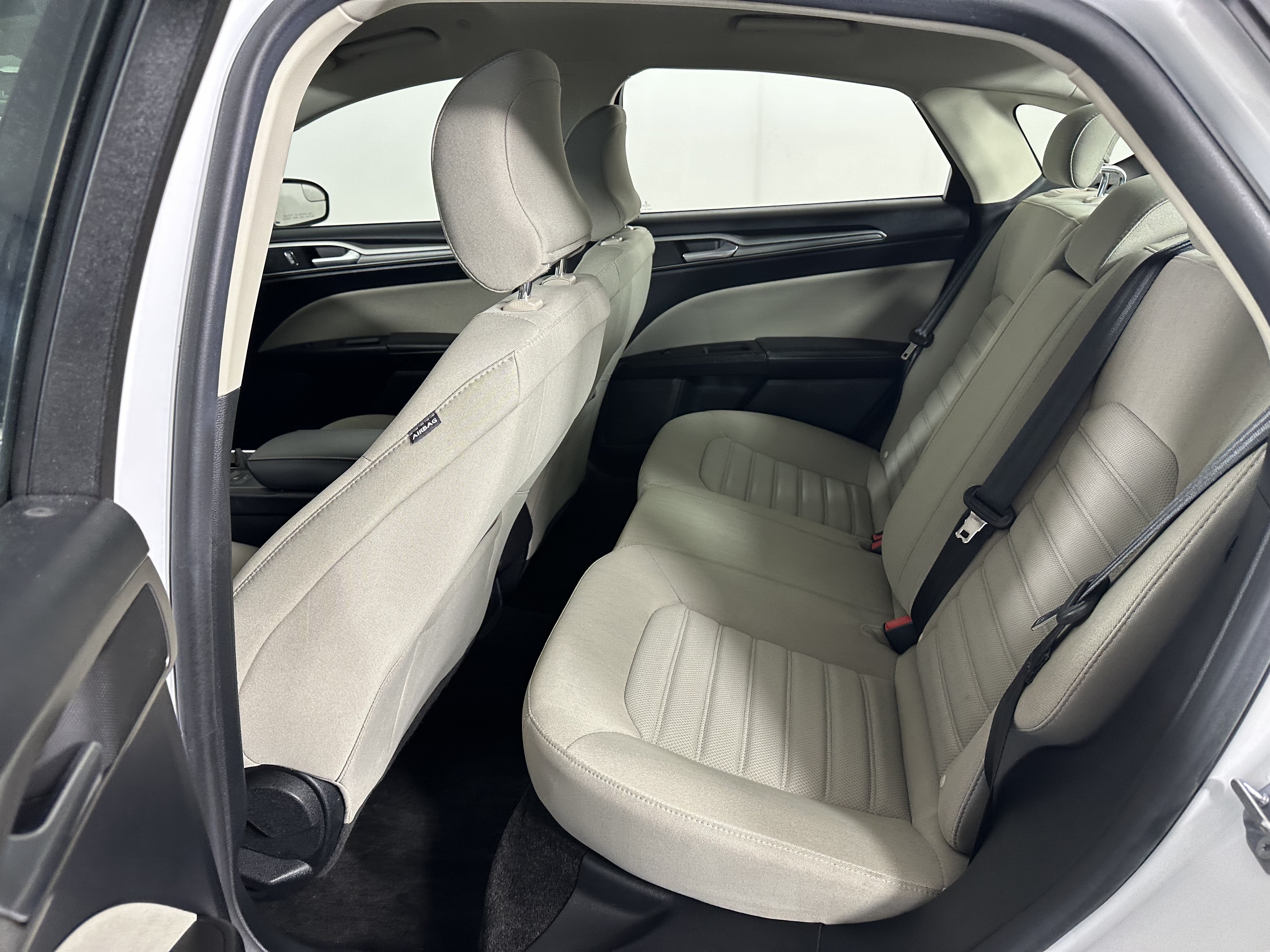 Used 2018 Ford Fusion S FWD image 21