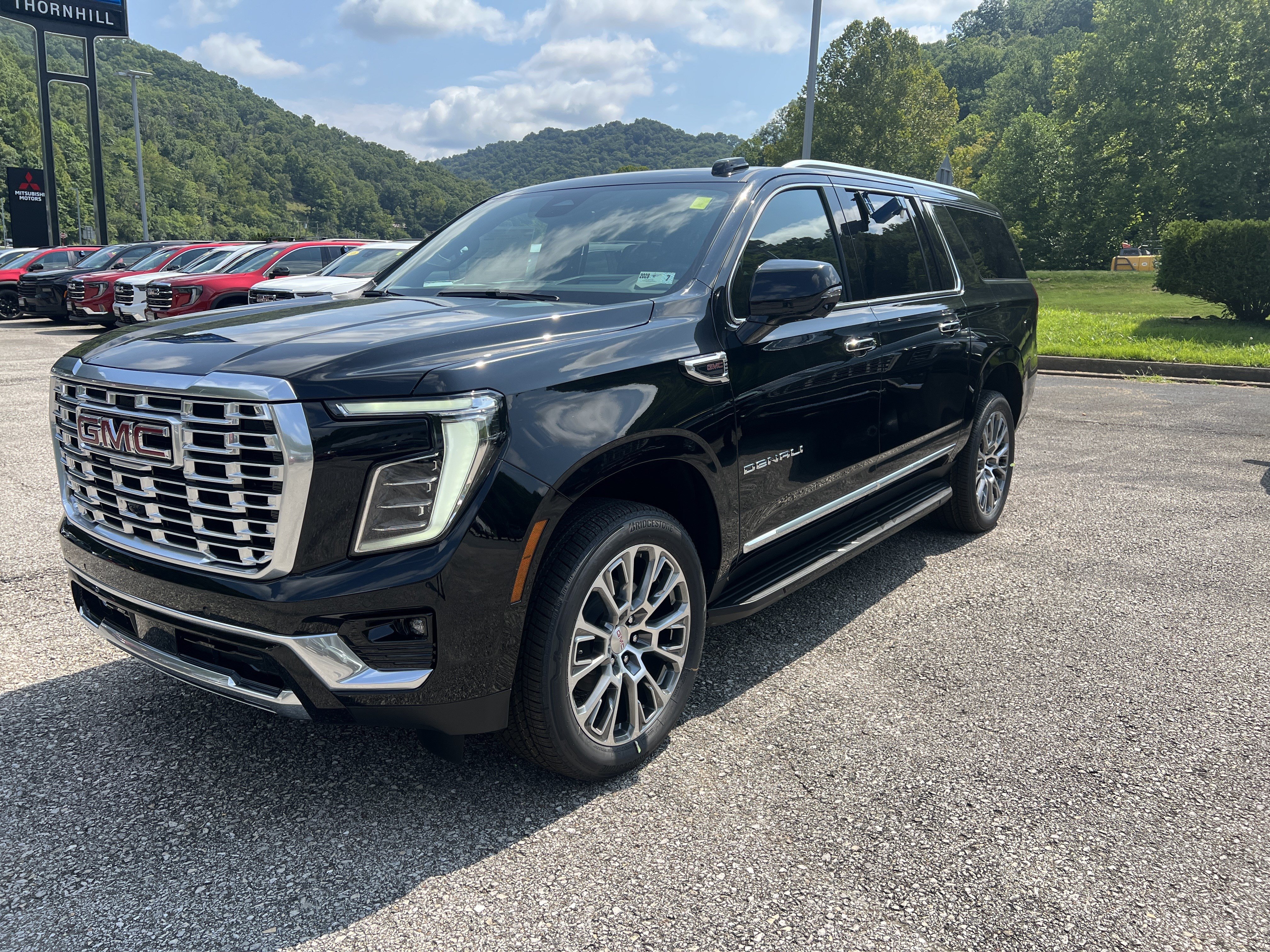 New 2026 GMC Yukon XL Denali AWD/4WD image 6