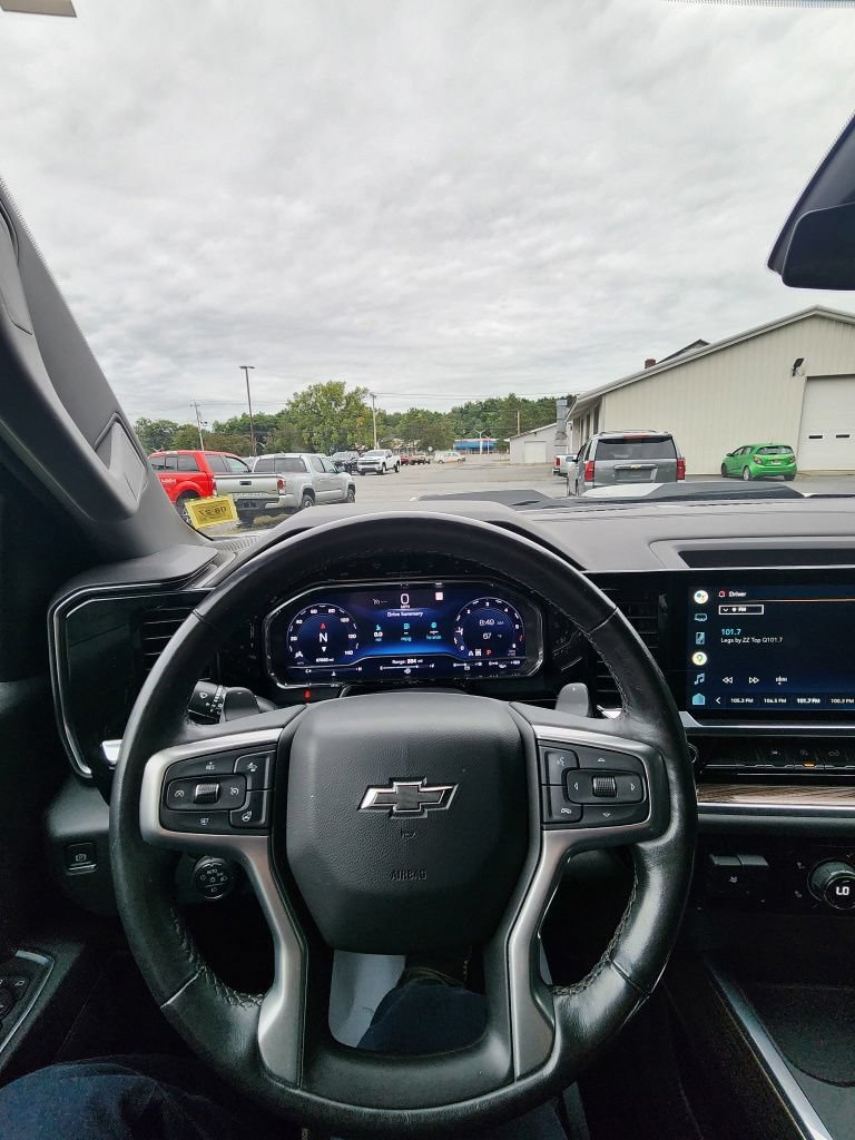 Used 2022 Chevrolet Silverado 1500 LT Trail Boss w/ LPO, Dark Essentials Package AWD/4WD image 11