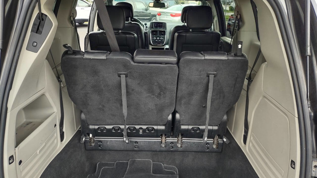 Used 2019 Dodge Grand Caravan SXT image 34