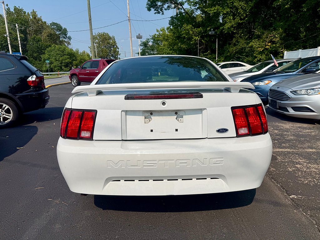 Used 2003 Ford Mustang Coupe RWD image 8