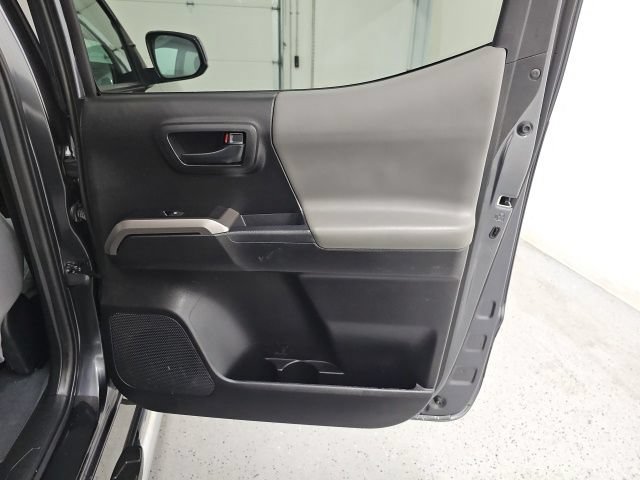 Certified 2023 Toyota Tacoma SR5 AWD/4WD image 32