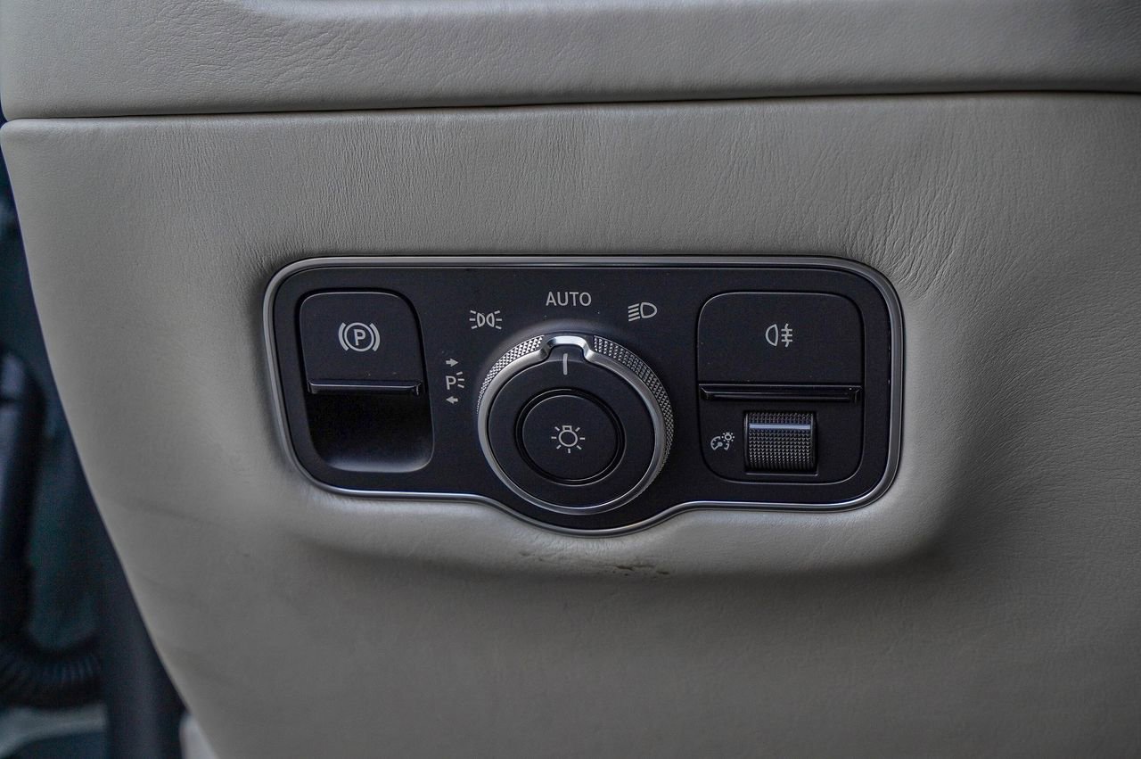 New 2026 Aston Martin DB12 Convertible image 31