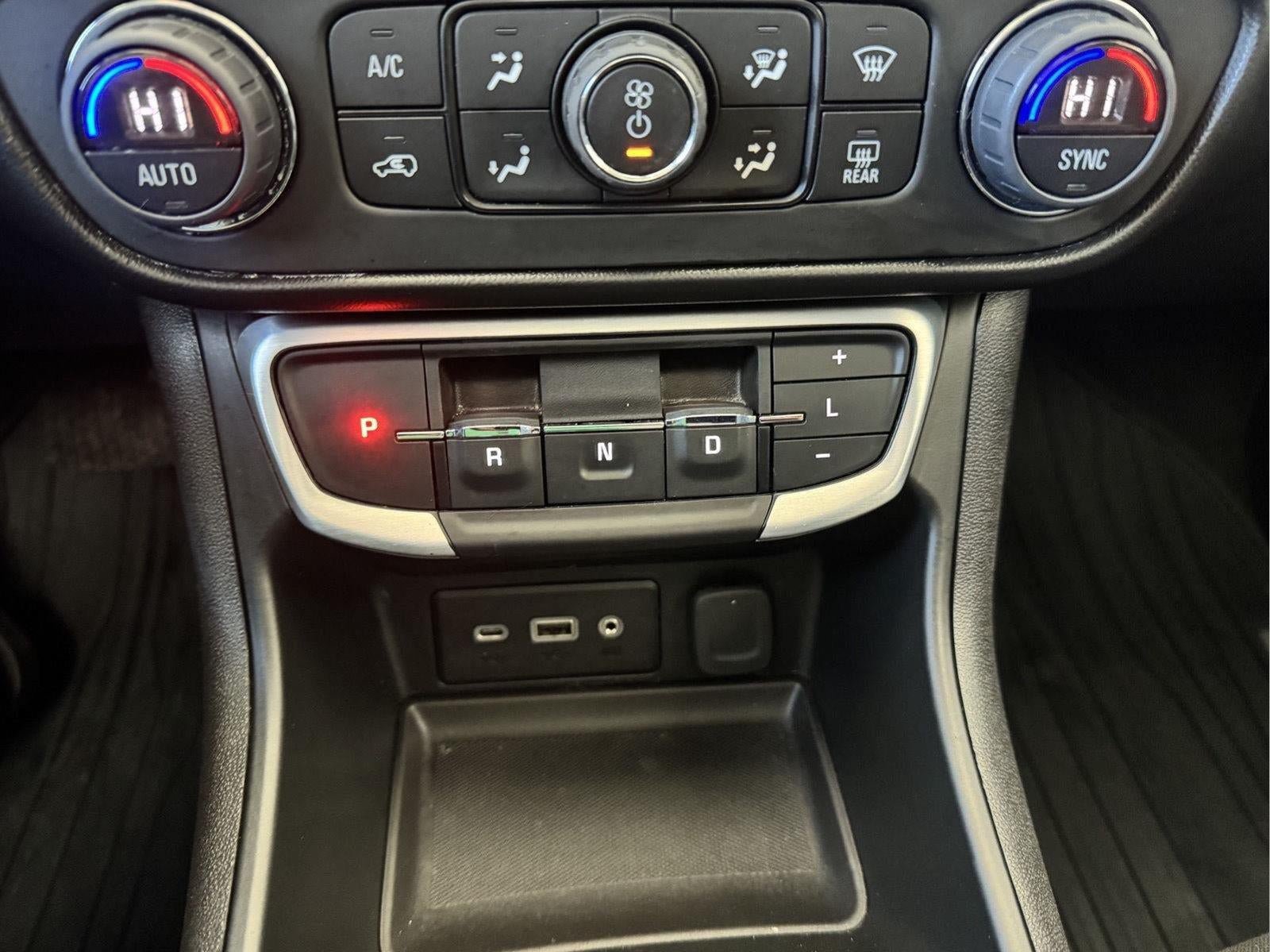 Used 2022 GMC Terrain SLE w/ Driver Convenience Package AWD/4WD image 23