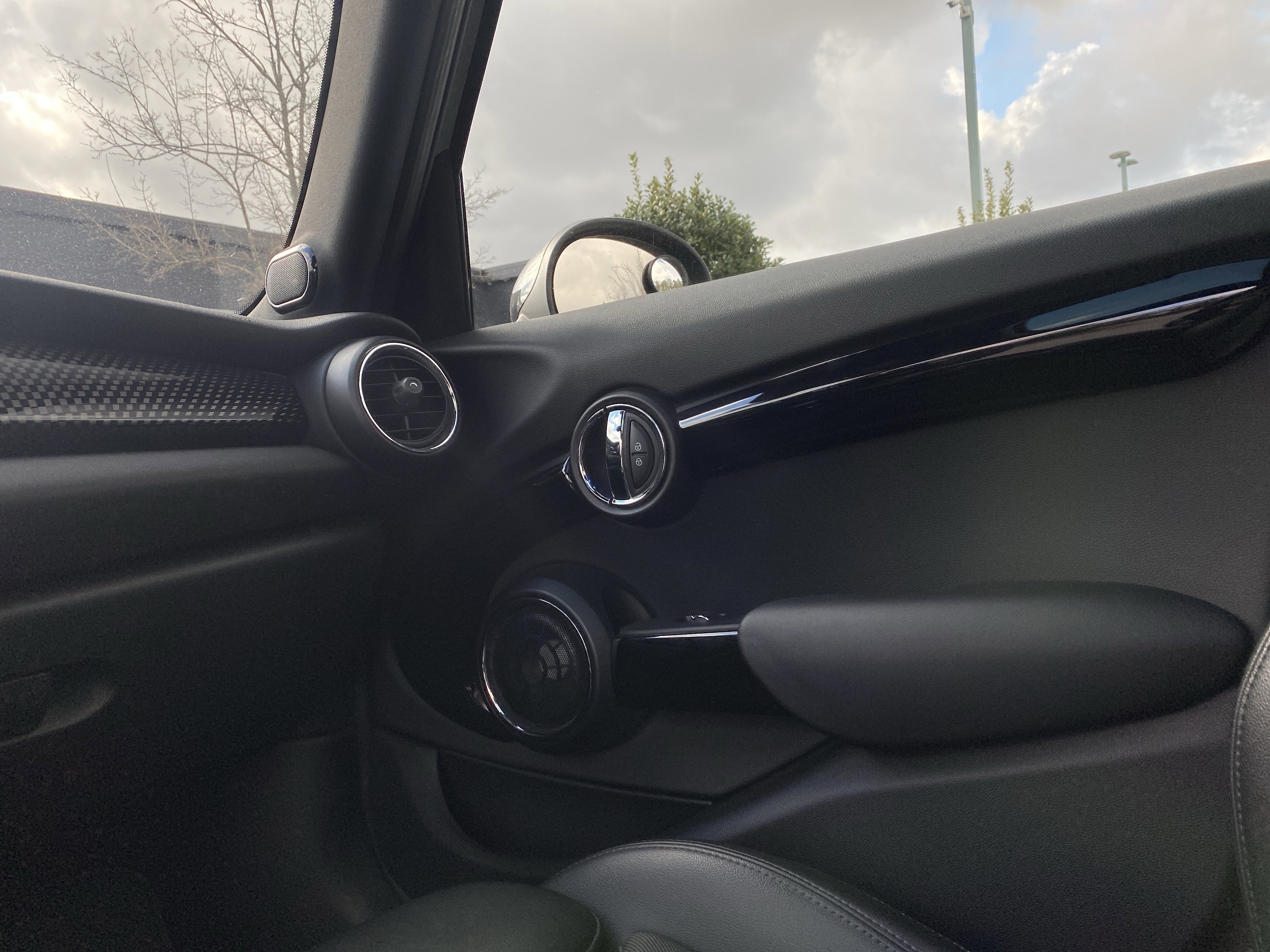 Used 2018 MINI Cooper S image 19