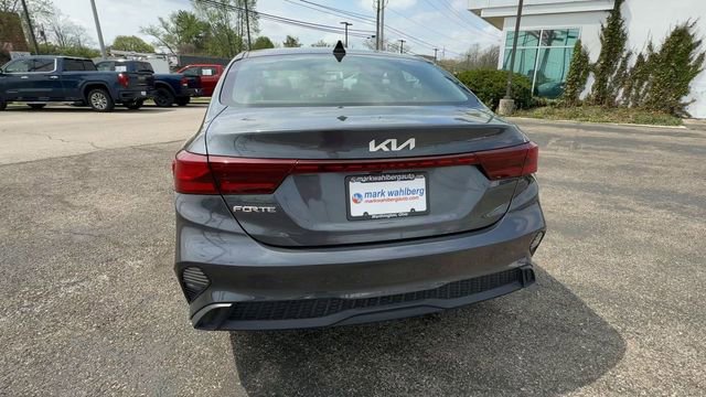 Used 2022 Kia Forte LXS FWD image 7