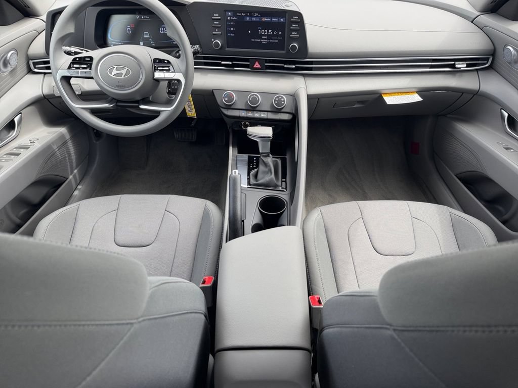 New 2026 Hyundai Elantra SE FWD image 14