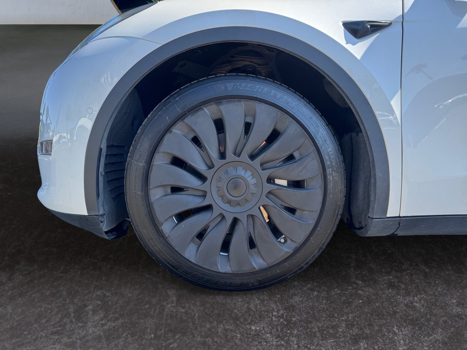 Used 2022 Tesla Model Y Long Range AWD/4WD image 14