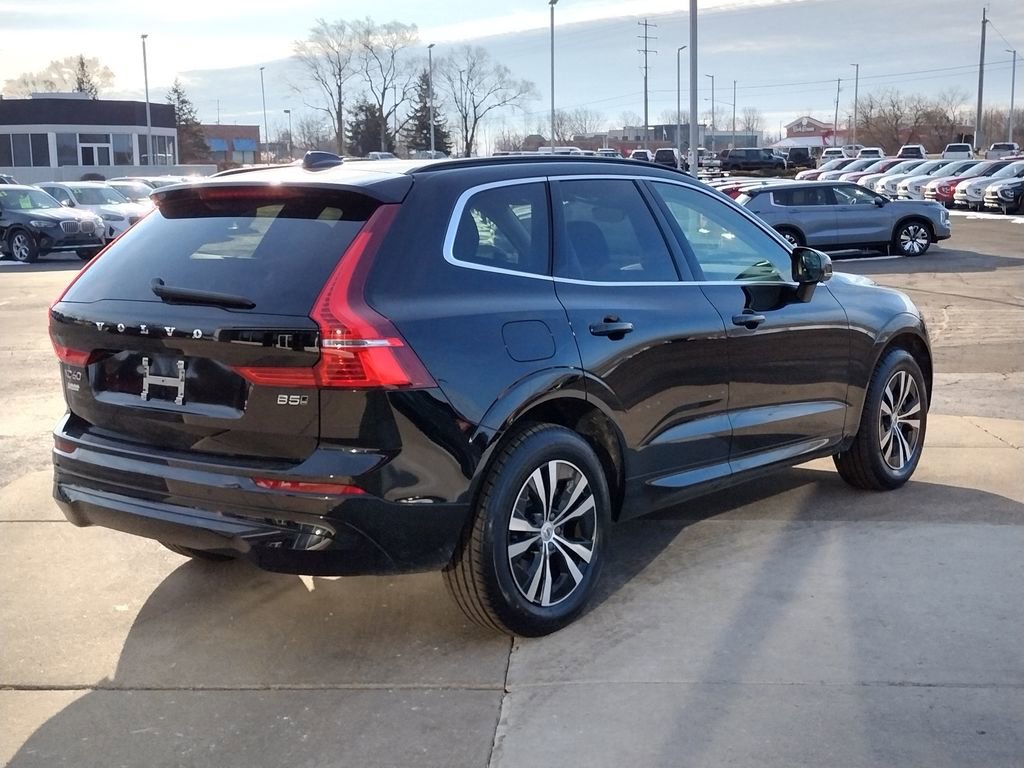 Used 2023 Volvo XC60 B5 Core image 17