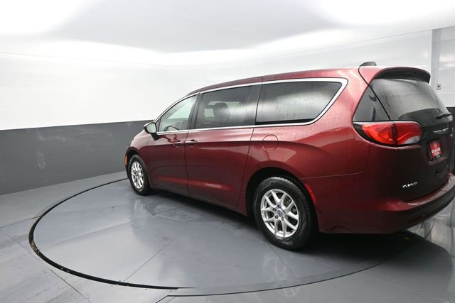 Used 2022 Chrysler Voyager LX FWD image 87