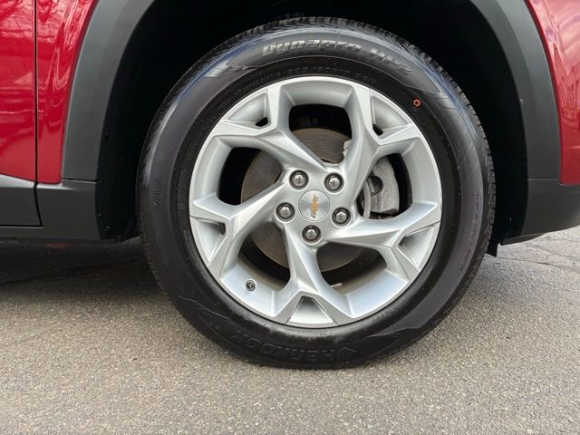 Used 2024 Chevrolet Trax LS w/ LS Convenience Package FWD image 11