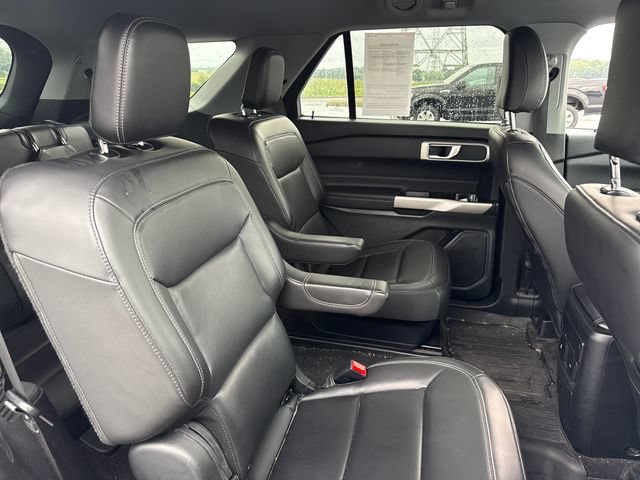Used 2024 Ford Explorer XLT w/ Equipment Group 202A AWD/4WD image 14