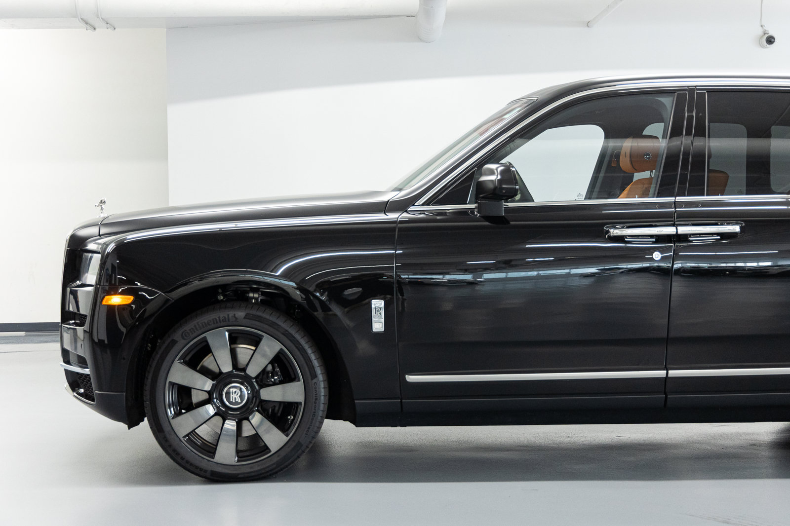 Certified 2024 Rolls-Royce Cullinan AWD/4WD image 18