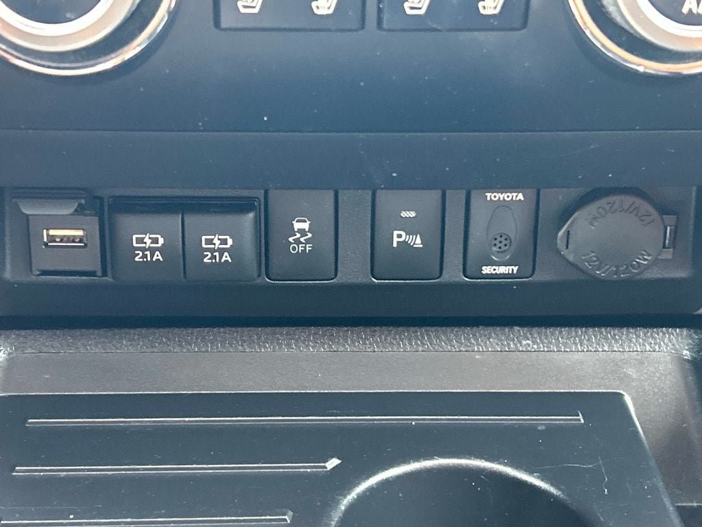 Used 2021 Toyota Tundra 1794 Edition AWD/4WD image 29