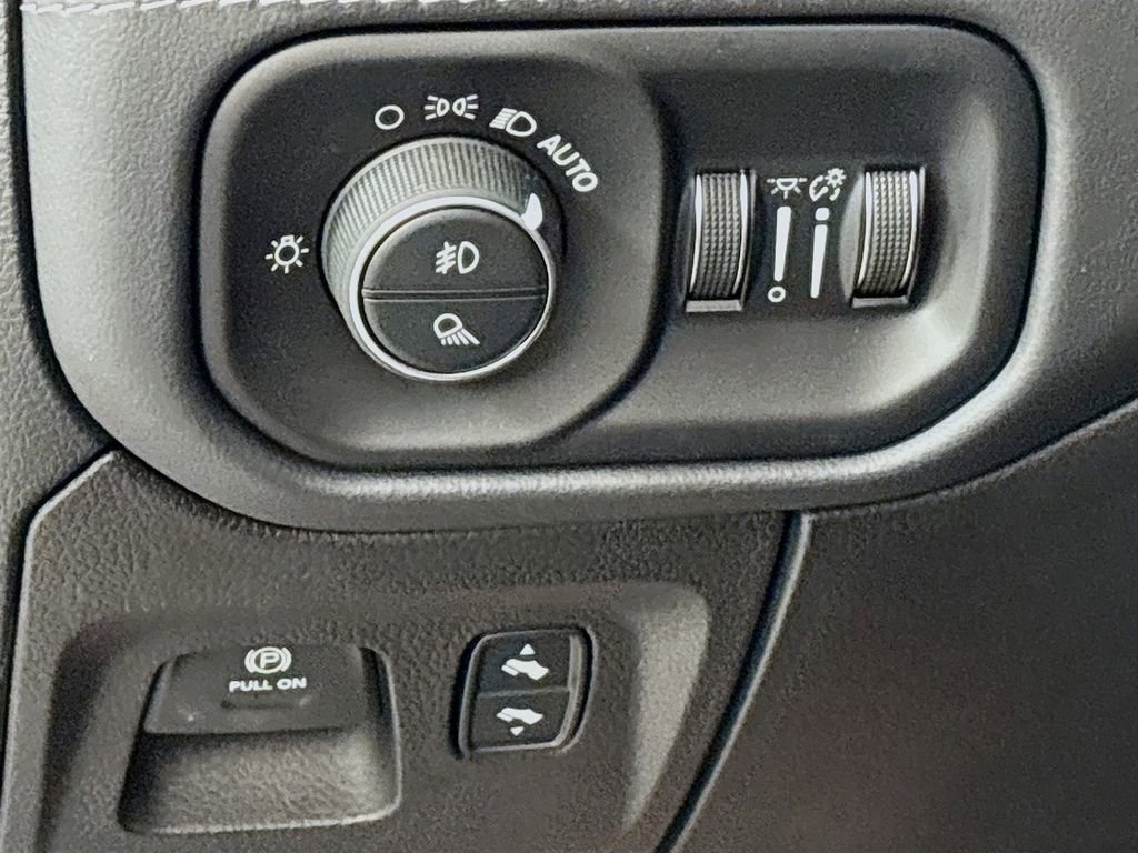 Used 2021 RAM 1500 Limited image 13