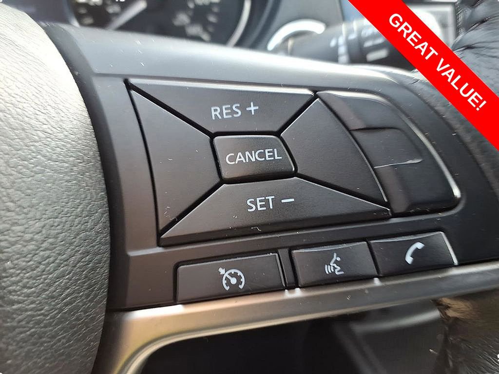 Used 2018 Nissan Rogue SV AWD/4WD image 20