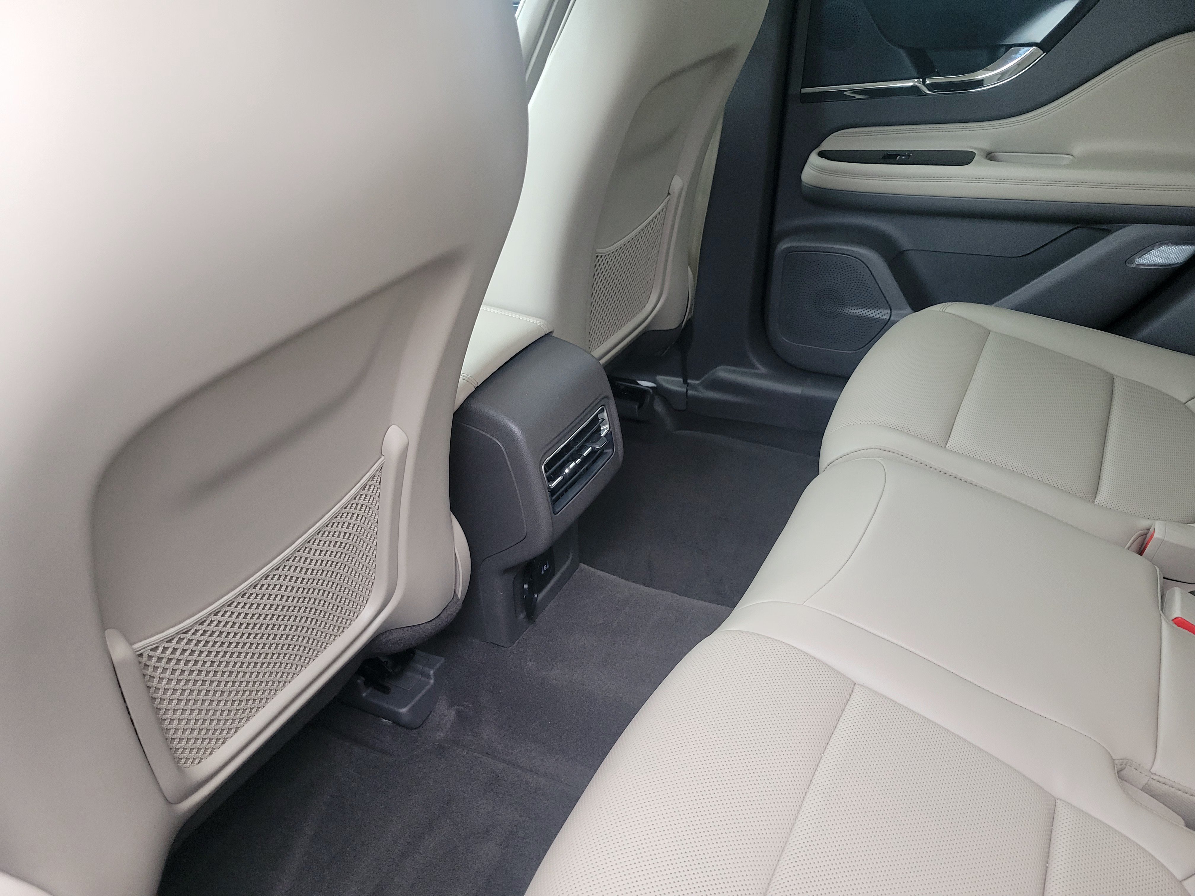 Certified 2024 Lincoln Corsair Reserve FWD image 9