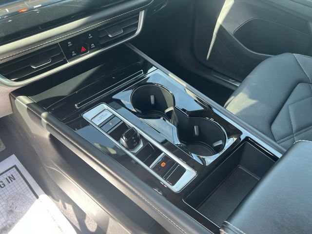 Used 2024 Volkswagen Atlas SE AWD/4WD image 31